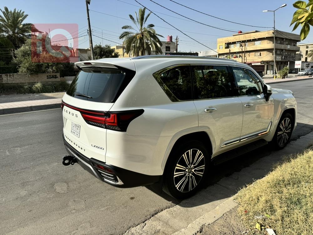 Lexus LX